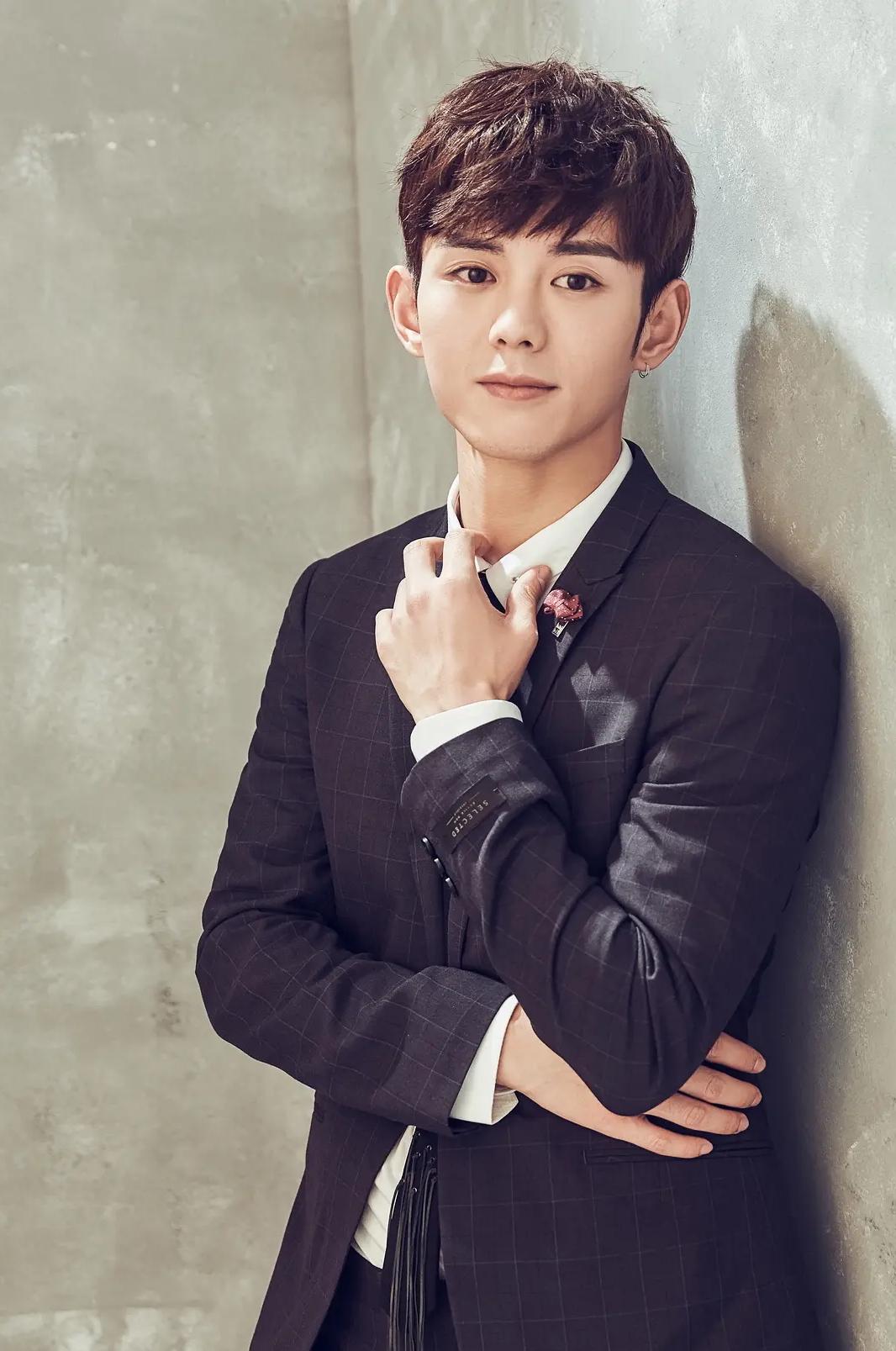 運(yùn)動(dòng)場(chǎng)館燈具 第364頁