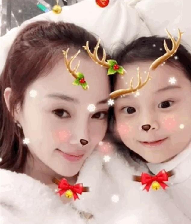 李小璐展現(xiàn)新篇章，最新新聞閃耀登場！