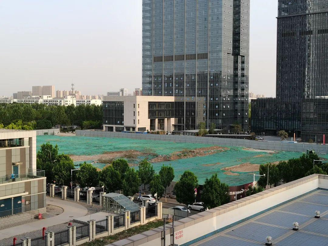 明發(fā)世貿(mào)中心，日常溫馨與友情家庭的故事更新